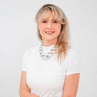 Dra. Daiana Enisa Martins
